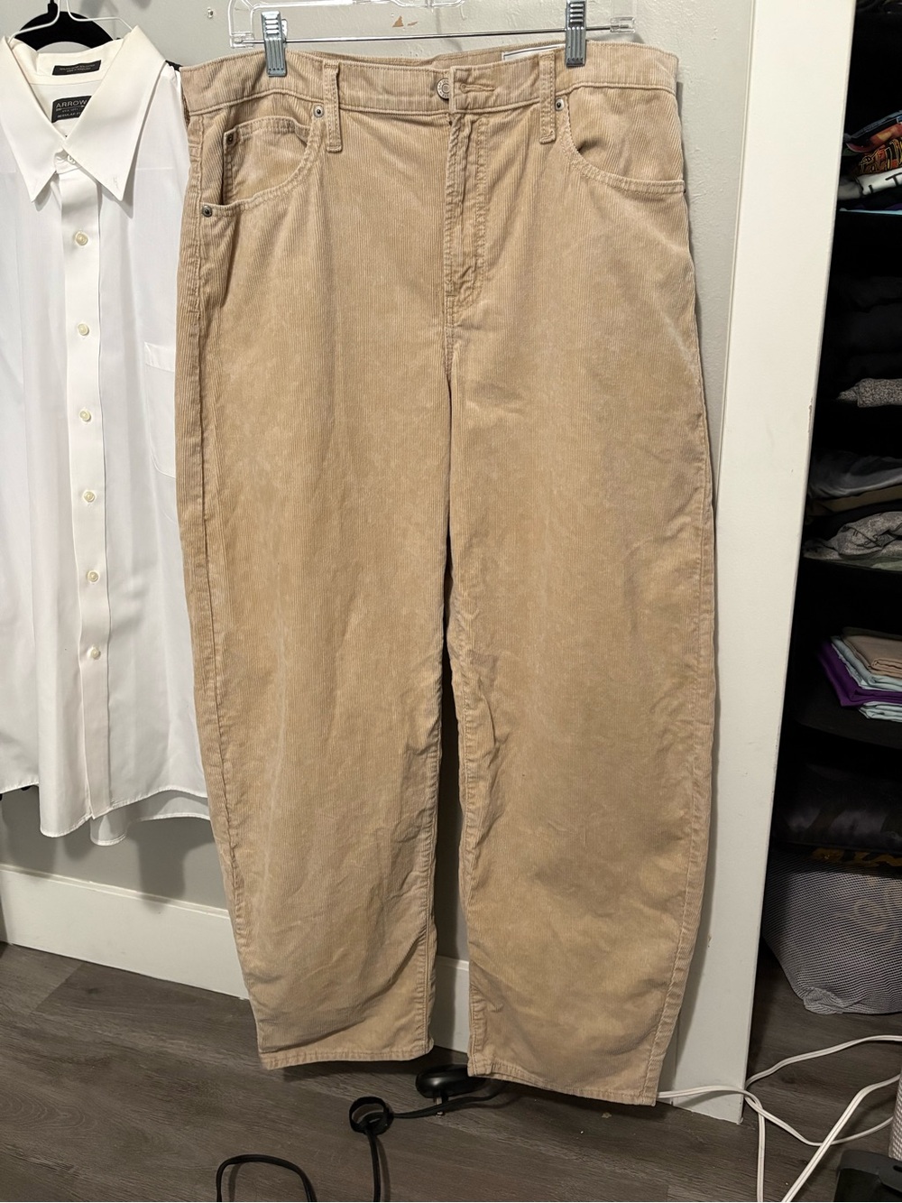 Women's 32/14 L Gap Corduroy High Rise Barrel Pants